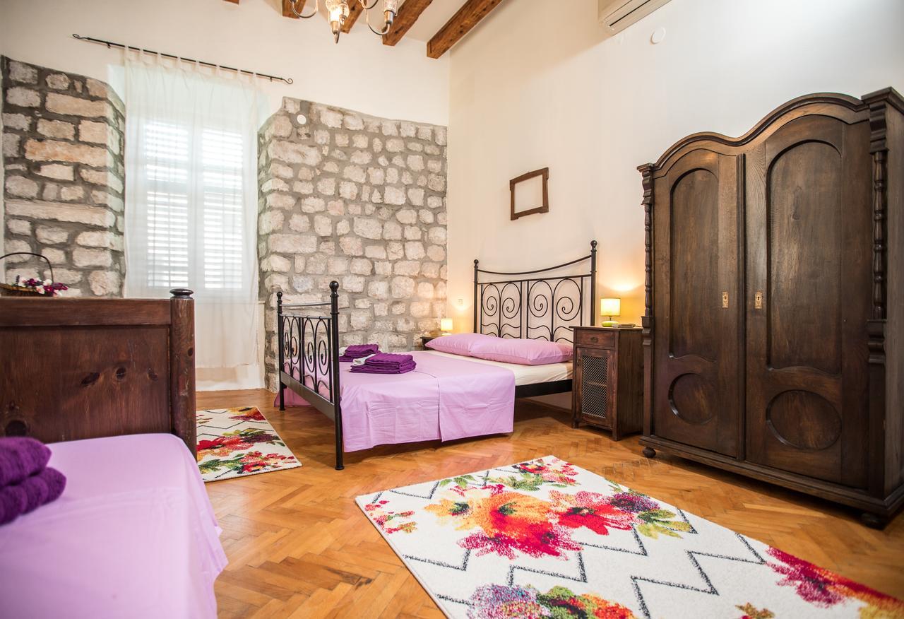 Old Palace Apartment Dubrovnik Bagian luar foto